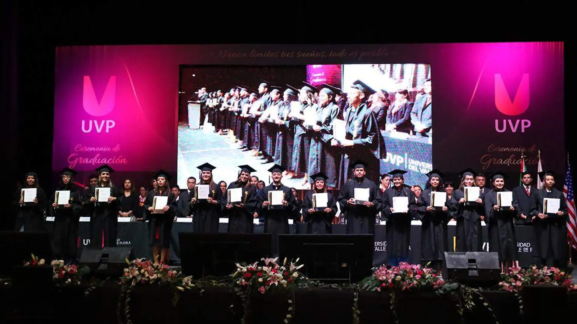 La Universidad del Valle de Puebla llevó a cabo su ceremonia de graduación